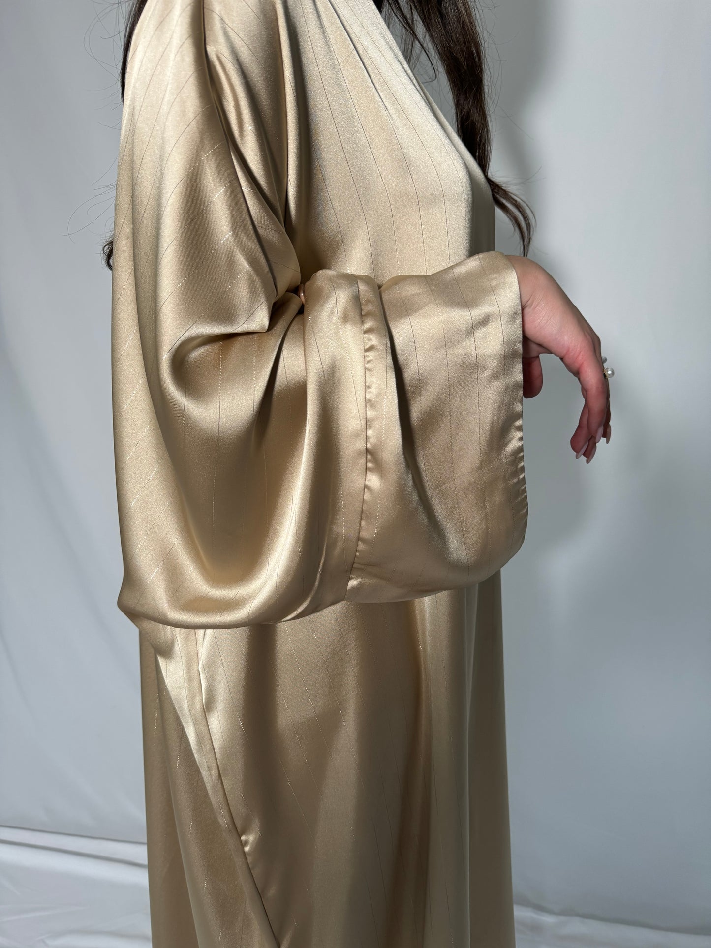 Abaya rayé satiné beige